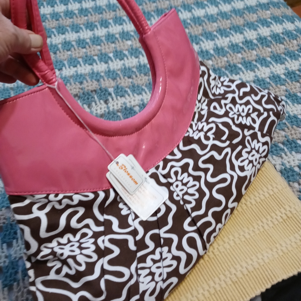 NWT Ladies Blossom Collection Purse